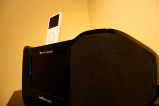 Illustration for article titled iPod Dock Bracket FINALE, Altec Lansing IMV712 vs. Griffin Amplifi